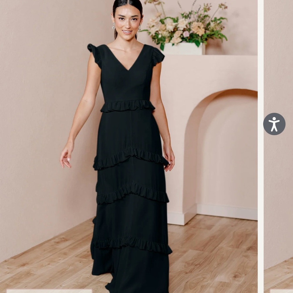 Reverly Amelia Sz 6 Black Dress